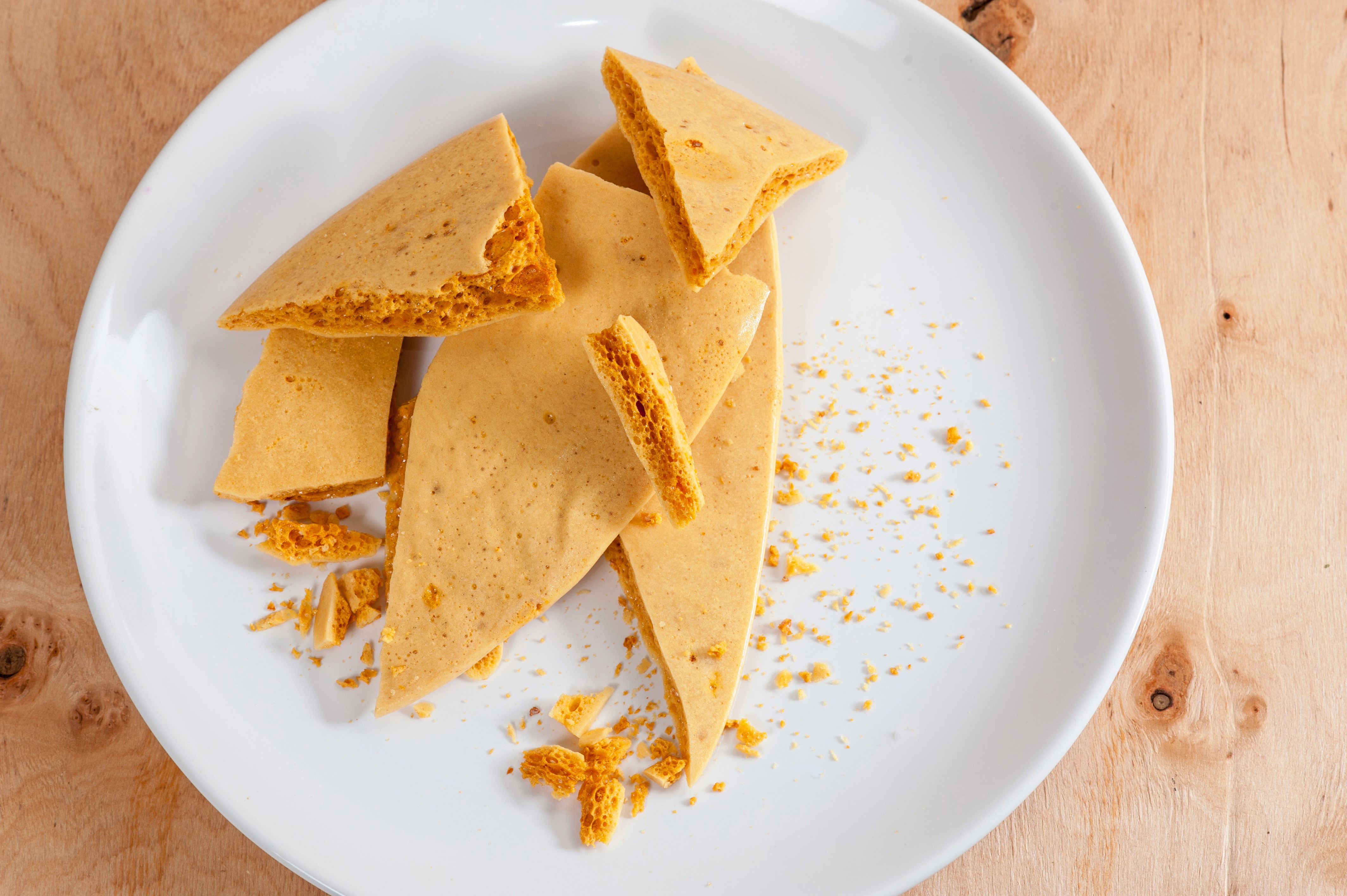 honeycomb candy with baking soda at home